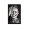 CUADRO ROSTRO FEMENINO CON SONRISA RELAJADA 9